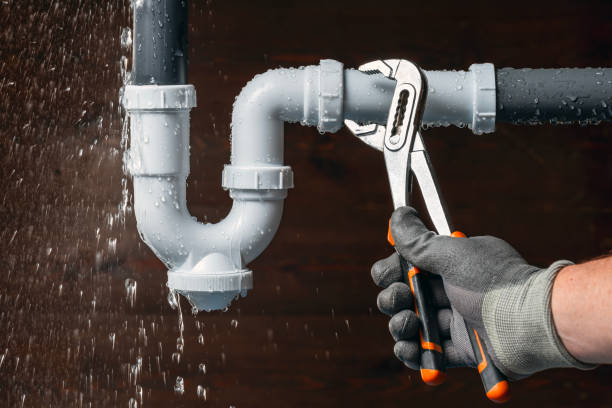 Professional Drain Cleaning technician working in Waterloo, IL